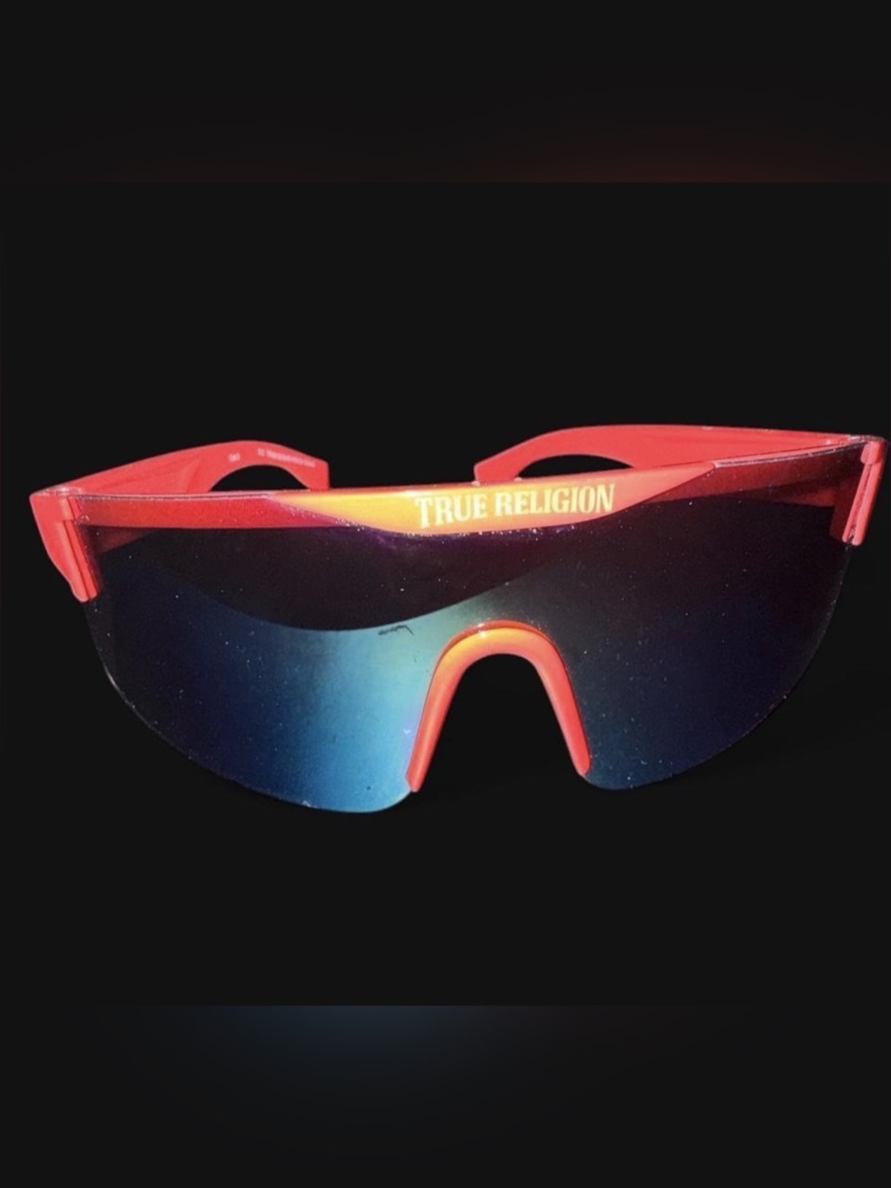 TRUE RELIGION RED SHIELD GLASSES
